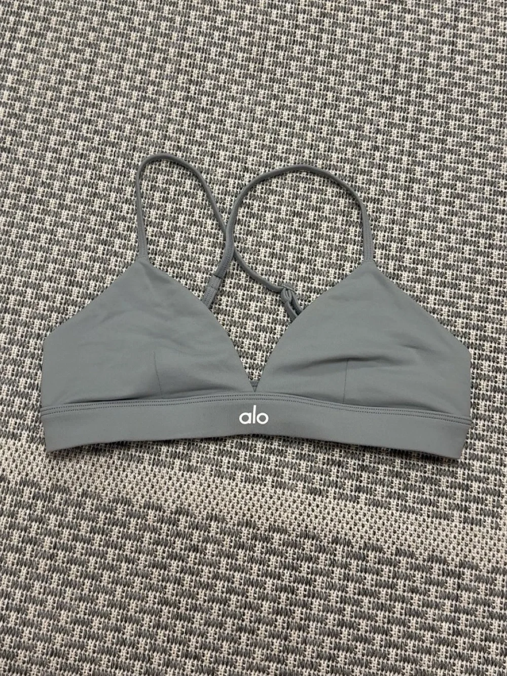 Alo Yoga Splendor Bra in Lunar Grey